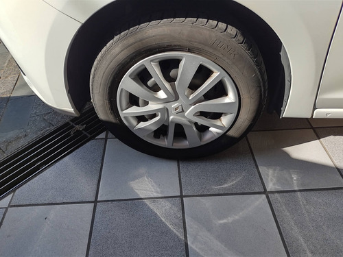 Imagem 11 de 11 de Renault Logan 1.0 12v Sce Flex Life Manual