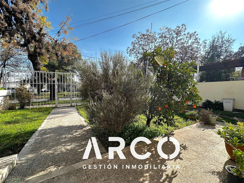 Casa En Venta De 4 Dorm. En Marathon. Macul