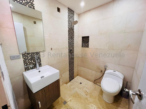 Casa Townhouse En Venta De 4 Niveles En Cantarrana Cocina Empotrada Piso De Mármol Parrillera Seguridad Nela 24-8827