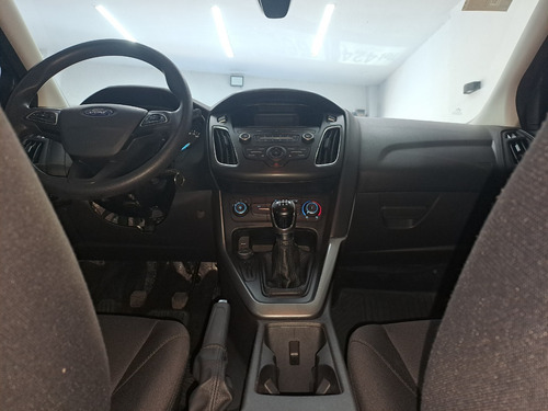 Ford Focus III 1.6 Sedan S