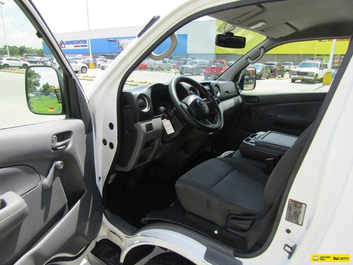 Nissan Urvan 2.5 Nv350 5 P