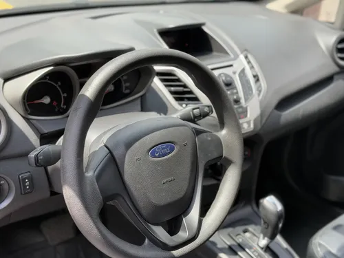 Ford Fiesta 1.6 Hatchback Automática