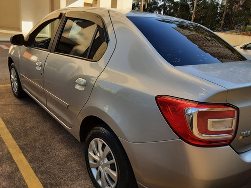 Imagem 2 de 8 de Renault Logan Expression 2014 Baixo Km 1.0