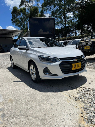 Imagen 1 de 17 de Chevrolet Onix Turbo Premier 2022