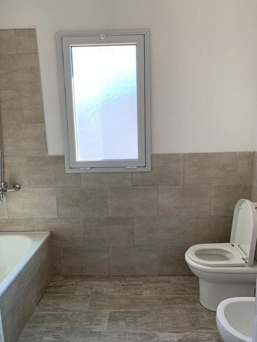 Imagen 20 de 22 de Casas En B° Con Porton Excelente Ubicacion