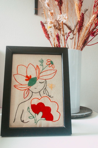 Imagem 1 de 6 de Panô Bordado A Mão | Estampa Quadro Flora