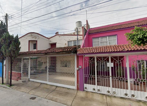 Casa Con Excelente Ubicación En Francisco C. Morales, Echeverría, Guadalajara, Jal. Arf