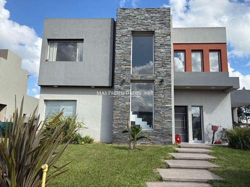 Casa En Alquiler En Barrio Cruz Del Sur Canning