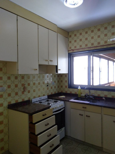 Venta De Departamento 4 Ambientes En Zona Centro, Caseros