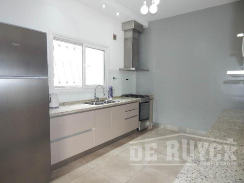 Casa En Venta En Quilmes Oeste