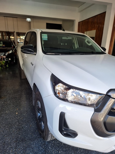 Imagen 4 de 24 de Toyota Hilux Sr 6mt Tdi 2021 Patentada Pocos Kms