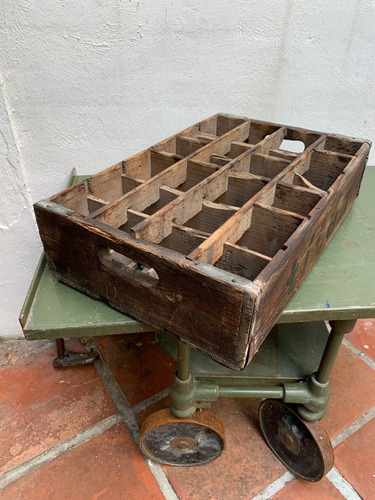 Antigua Caja De Refresco Madera Titán Titan (Usado)