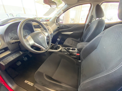 Imagen 10 de 13 de Nissan Np300 Doble Cabina Se 2018