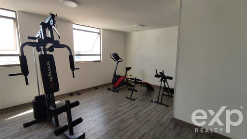 Departamento En Venta De 2 Dorm. En Estación Central
