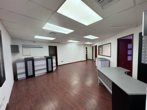 Se Alquila Local 145 M² Centro Comercial Il Portico Naguanagua