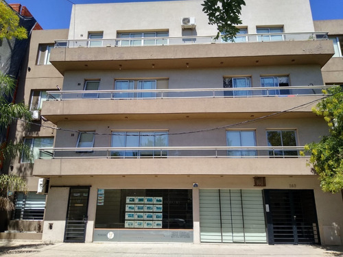 Departamento En Venta, Sobre Calle Caseros Y Libres Del Sur.