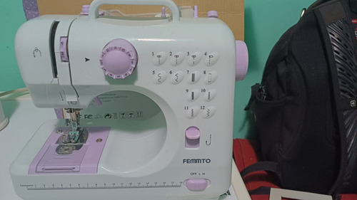 Mini Máquina De Coser Recta Femmto Portable Como Nueva!!! Blanco (Usado)