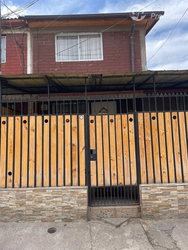 Casa En Venta De 3 Dorm. En Cerro Navia