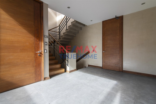 Casa En Venta De 6 Dorm. En Las Condes