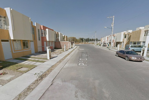 Casa Adjudicada Ubicada En P.º Diligencia, Villa De Celaya, Celaya, Gto. Sk04