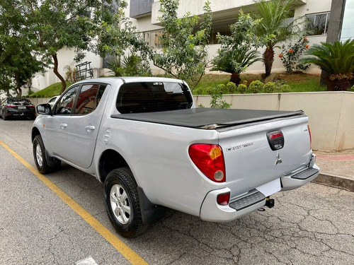 Imagem 4 de 13 de L200 Triton Glx 4x4 Cambio Manual