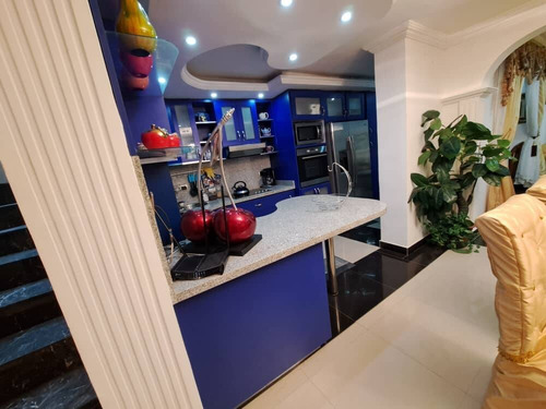 (137mts2) En Venta Tonwhouse En Villa Fontana Totalmente Remodelado