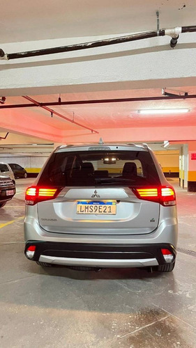 Imagem 3 de 12 de Mitsubishi Outlander 2.0 16v Gasolina 4p Automático