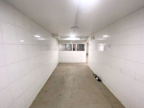 Arriendo Local Comercial De 122,10 M2, Vicuña Mackenna, Ñuñ