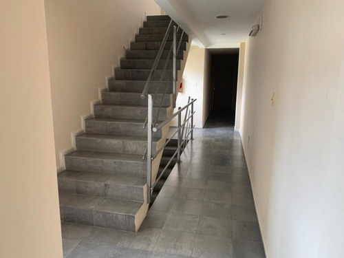 Imagen 3 de 10 de Departamento En Venta En Ramos Mejia