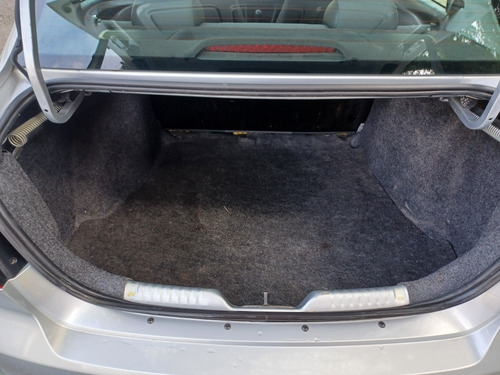 Imagem 6 de 13 de Volkswagen Voyage 2018 1.6 Msi Comfortline Total Flex 4p