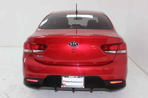 Imagen 6 de 13 de Kia Kia Rio Sedan 2018 4 Cilindros