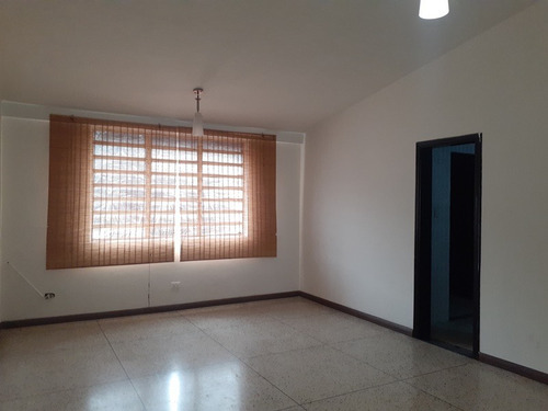 Imagen 25 de 30 de Noreida Delgado +58 414-1431887 / Casa En Venta Trigal Sur Valencia.