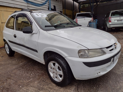 Imagem 3 de 11 de Chevrolet Celta 2005 1.0 Life 3p