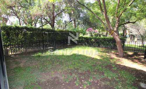Casco Viejo: Esplendida Casa En Venta Con Bellos Y Generosos Espacios