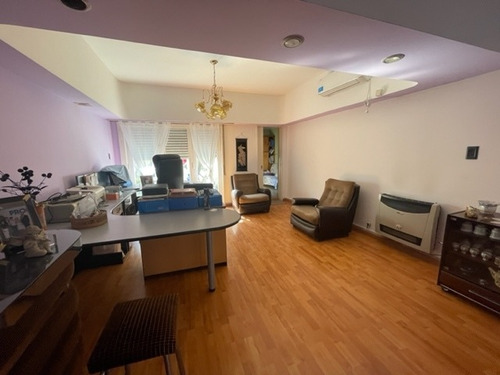 Imagen 6 de 8 de Venta - Casa En Planta Baja Con Jardín Y Patio Interno!