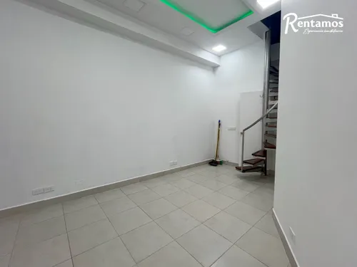 Local En Arriendo En Loma Del Escobero. Cod A9974