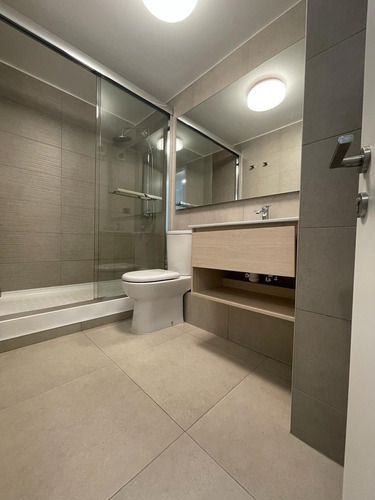 Arriendo Depto 2d 2b, Con Terraza Y Gran Conectividad