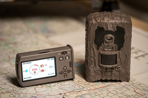 Bogs Clandestine 18mp Invisible Flash Game Camera With Removable Photo Viewing Screen, Image Tagging And Hd Video For Hunting, Land Management And Security, Brown (1116327)