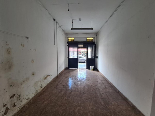 Imagen 2 de 10 de Local Comercial 130 M² C/ 2 Baños, Cocina Y Patio - San Justo