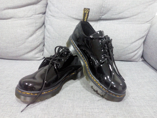 Zapatos Nacionales, Nival Negro Charol