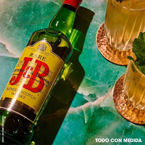 Caja Whisky J & B 1 L 12 Piezas
