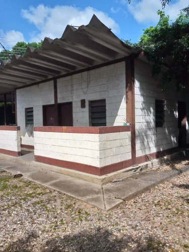 Galpón Para Múltiples Usos Industriales Ubicado En Cúa
