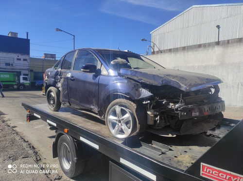 Ford Focus Trend Chocado 2.0 16v