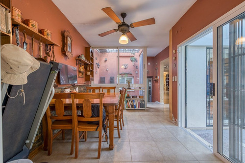 Venta Casa 5 Ambientes Parque Chacabuco Pileta