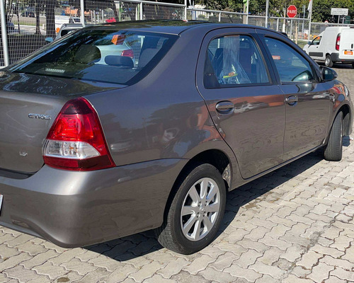 Imagem 7 de 9 de Toyota Etios 1.5 X Sedan 16v Flex 4p Automático