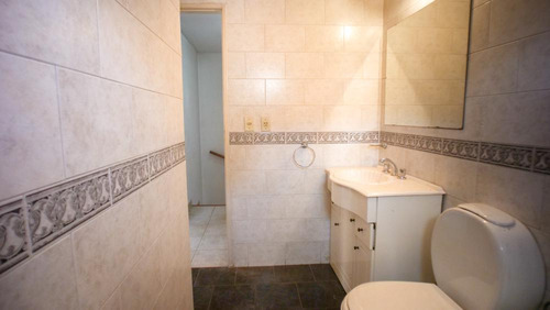Excelente Duplex Con Cochera En Banfield Este