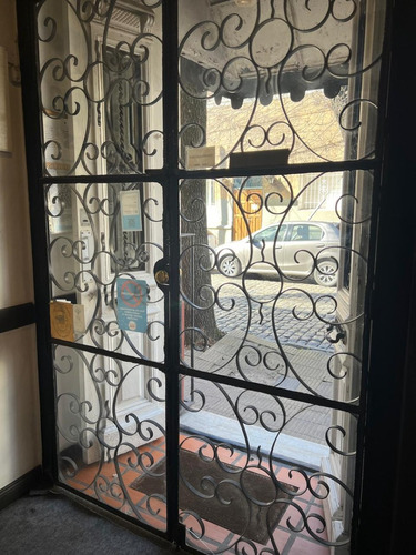 Casa En Alquiler, Apto Profesional , Actualmente Se Ocupa Como Oficinas . Ideal Oficinas . Cerca Del Centro Comercial , Tribunales , Transportes.