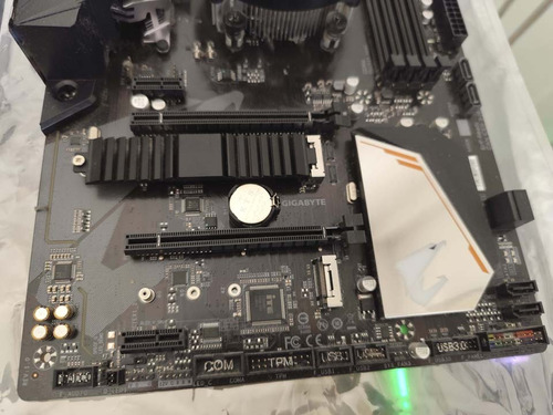 Motherboard Gigabyte B450 Aorus Elite Am4 Ddr4 Ssd M.2 Rgb (Usado)