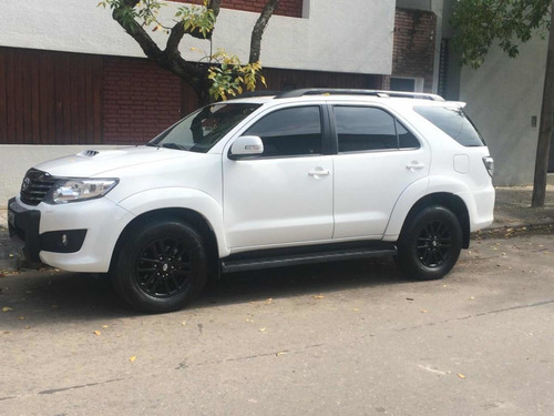 Imagen 1 de 6 de Toyota Sw4 2013 3.0 Srv Cuero I 171cv 4x4