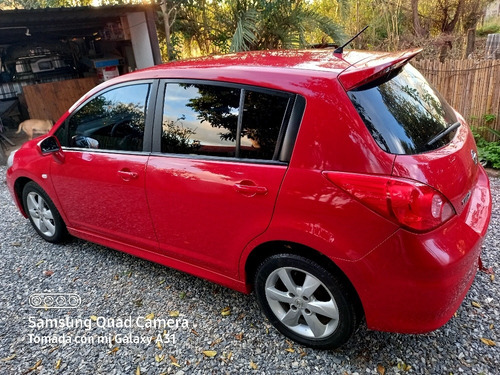 Nissan Tiida 1.8 Premium Mt 2011